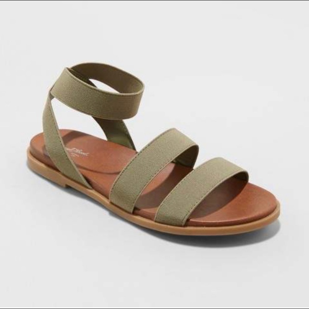 Ankle strap sandals